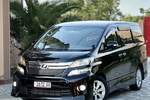 Toyota
Alphard