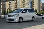 Toyota
Alphard