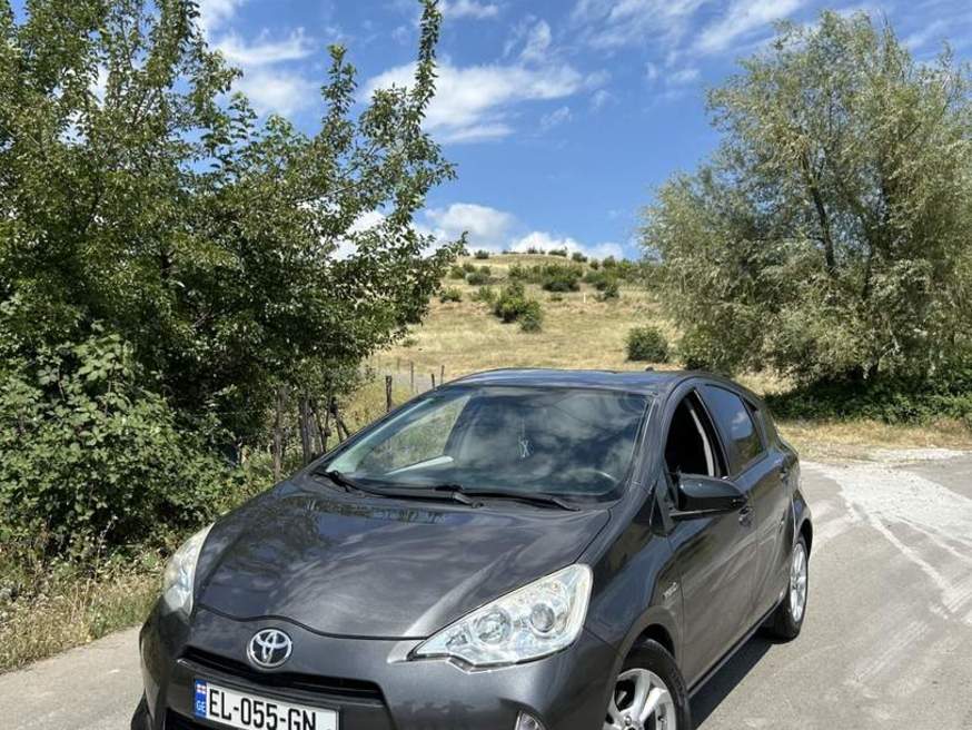 Toyota Prius C