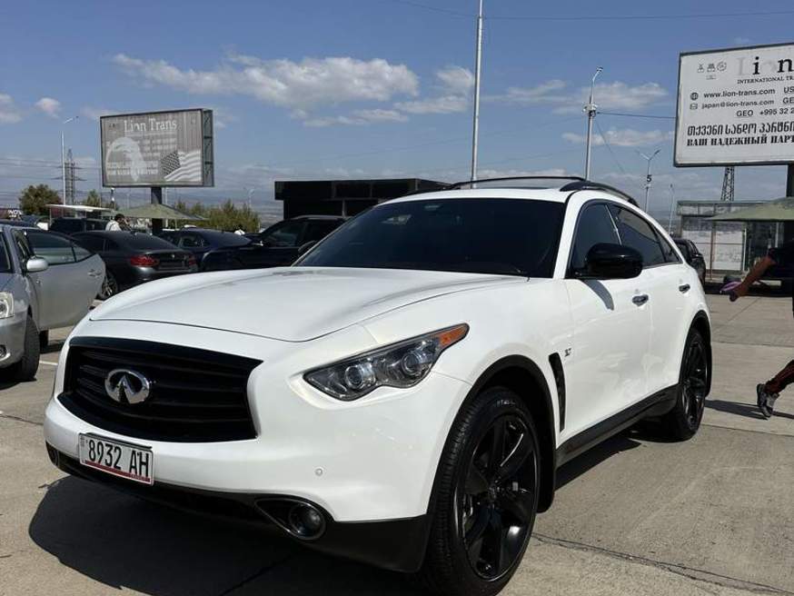 Infiniti QX70